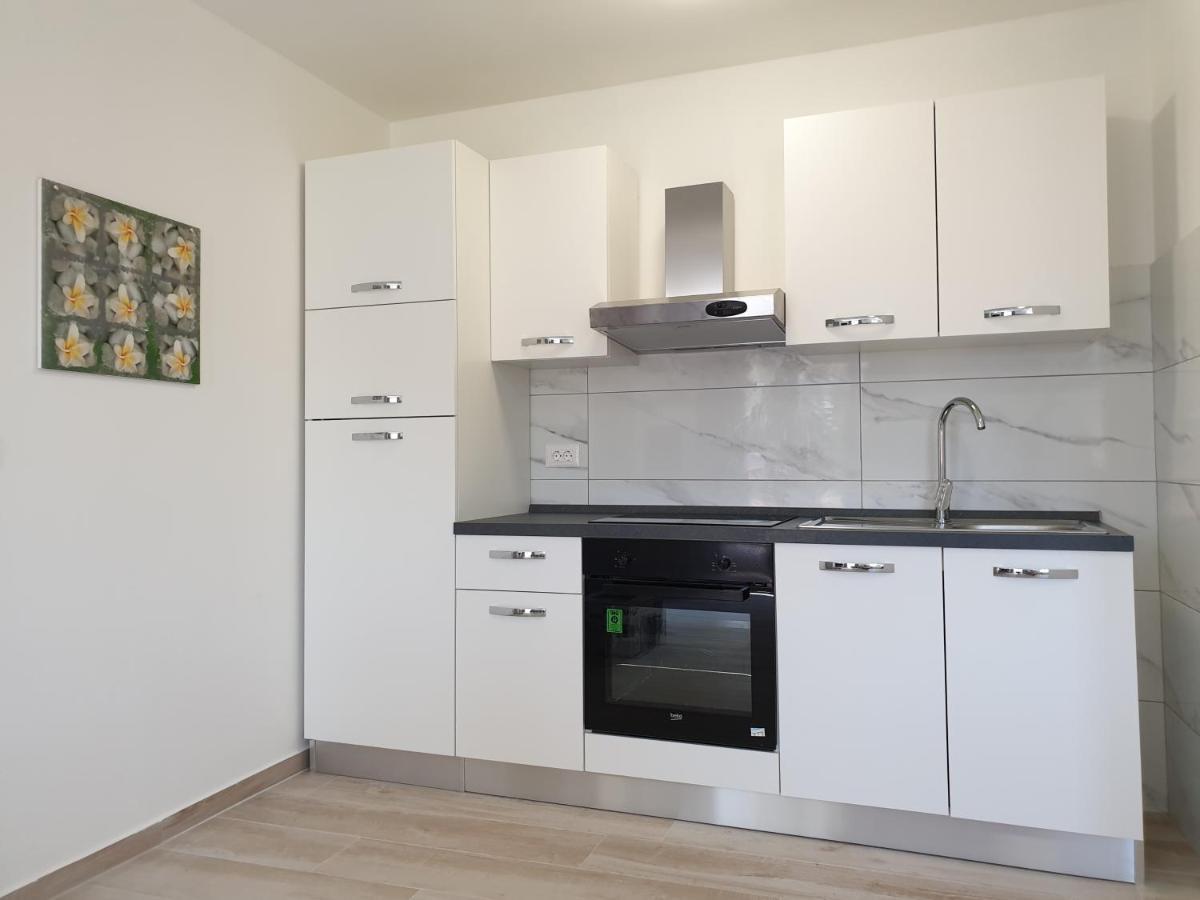 Holiday Apartments Novo Naselje Porec Exterior photo